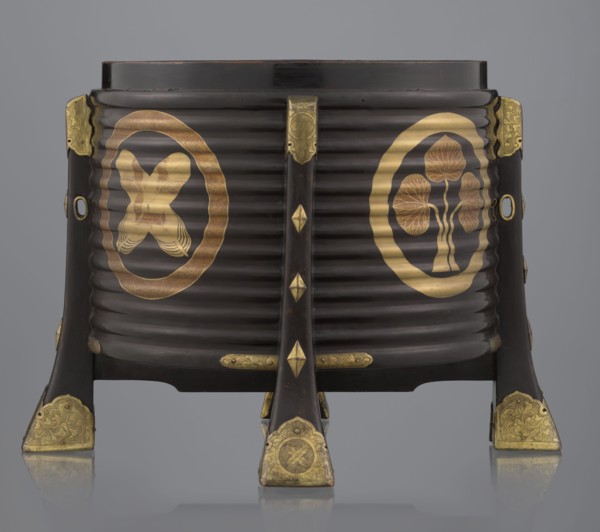 Container hokai for shells for the game kai awase, Japanese, Meiji 1868–1912 and late Edo 1603–1868