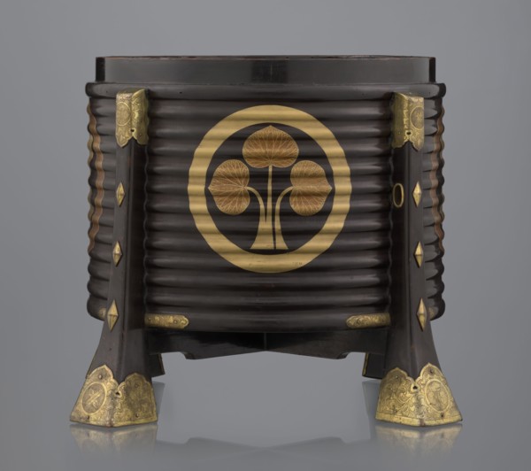 Container hokai for shells for the game kai awase;, Japanese; Meiji 1868–1912 and Edo 1603–1868