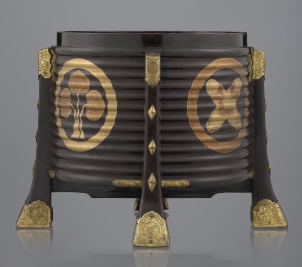 Container hokai for shells for the game kai awase, Japanese, Meiji 1868–1912 and late Edo 1603–1868