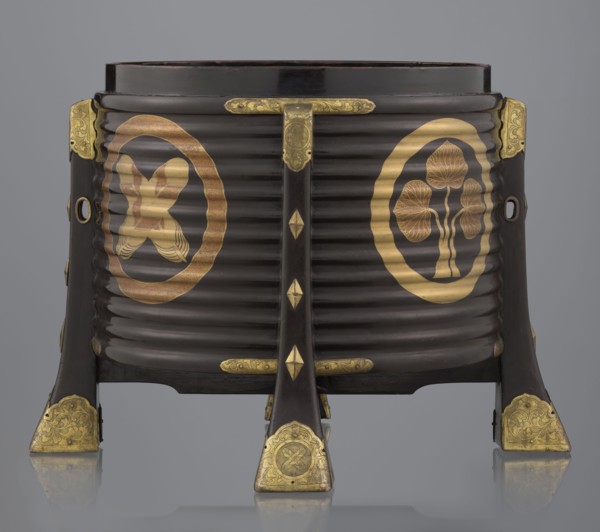 Container hokai for shells for the game kai awase;, Japanese; Meiji 1868–1912 and Edo 1603–1868