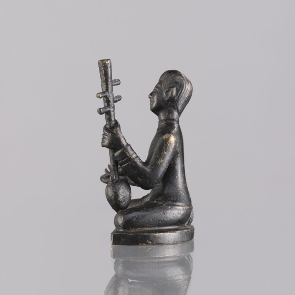Musician figurine, Southeast Asian art, musicians, Southeast Asia culture, 1st half of the 20th