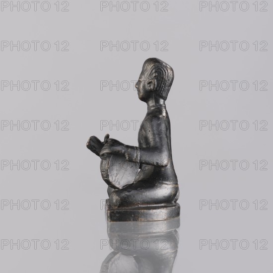 Musician figurine, art of Southeast Asia, Southeast Asia culture, musicians, 1st half of the 20th