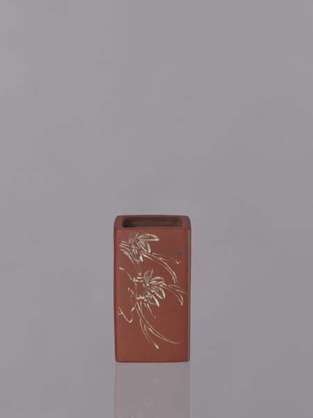 Vessel, Japanese, engraved decorations, ceramics, flowers iconography, Red-brown stoneware with