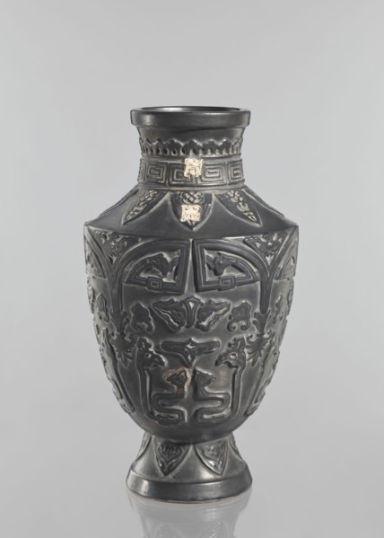 Vase, Japanese, Meiji–Taisho period late 19th–early 20th century, vessel; slightly widening foot,