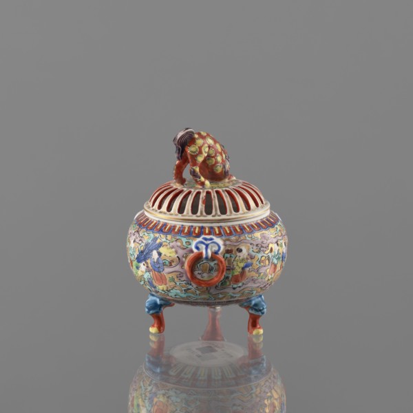 Incense burner with lid, Kutani, figurative scenes, Japanese art, Japanese culture, three-legged