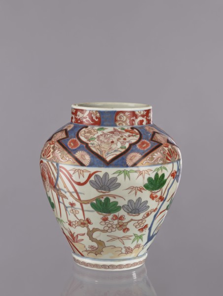 Vase tsubo, Japanese, Imari colored porcelain, Arita, ca. 1720–1740, vessel with phoenixes,