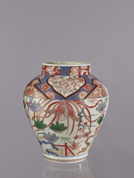 Vase tsubo, Japanese, ca. 1720–1740, Arita, Japan. Colored porcelain Imari, decorated with