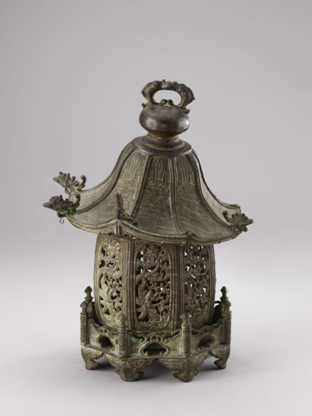 Lantern, gift; Genius, Mieczyslaw 1853–1920. Chinese, Qing dynasty 1644–1911. Decorated with fish,
