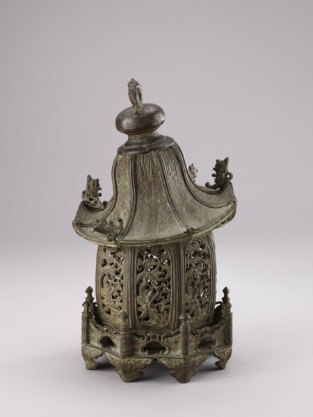 Lantern, gift; Chinese; Qing dynasty 1644–1911; 19th century; materials/technique: not specified;