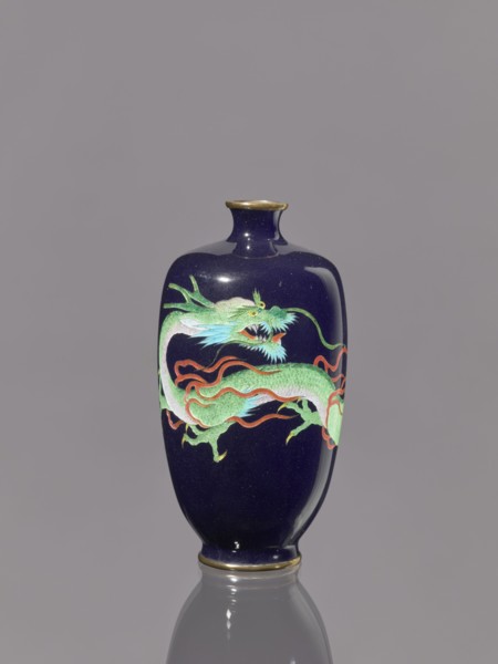 Vase, cloisonné enamel on silver, Meiji period 19th/20th century, Japan. Vase on a low ring-shaped