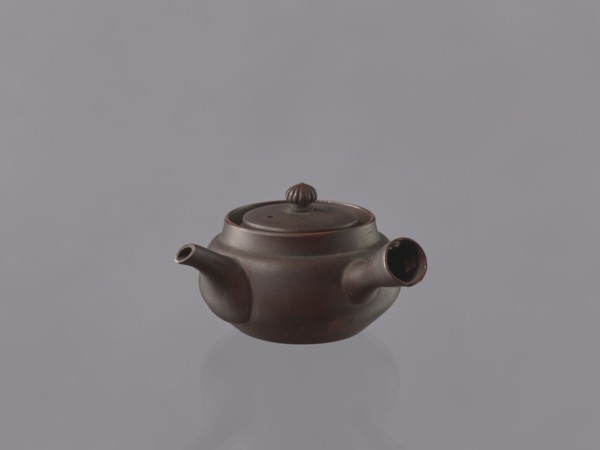 Teapot kyûsu, ceramics, Japanese art, teapots, Japanese culture, openwork, floral ornaments. Bulky