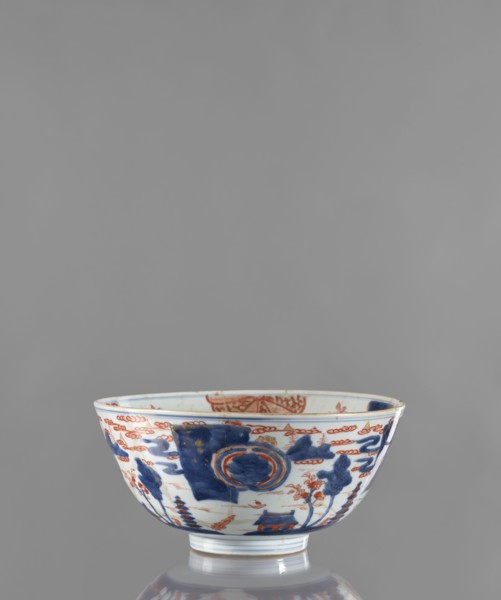 Bowl, Japanese, Edo 1603–1868, ceramics, colored porcelain. Decoration: on the outside a stylized