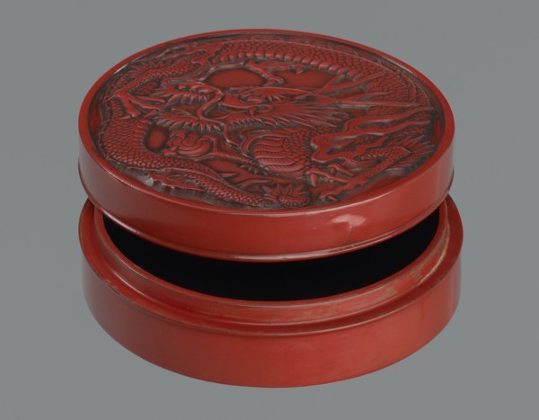 Box with a lid., Japanese, Meiji period 2nd half of the 19th century. Box with a wooden core