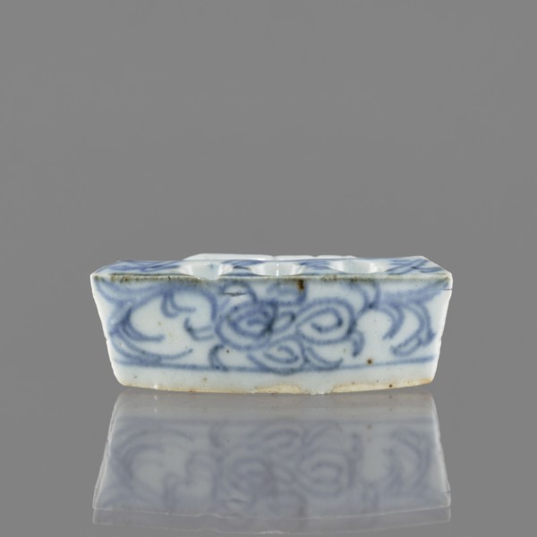 Vessel, repossession Krakow, ceramics, Chinese art, Chinese culture, plant ornaments,