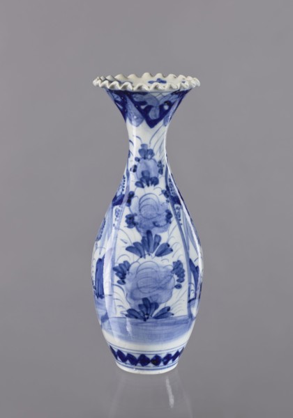 Vase, ceramics, blue and white porcelain, Japanese, 19th/20th century; plant ornament decoration;