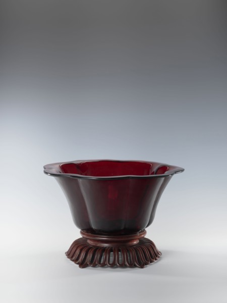 Bowl on base, bowl, Chinese art, Chinese, Qianlong style, Qing dynasty 1644–1911. Each segment