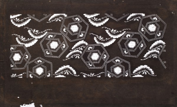 Dyeing stencil katagami with a pine tree and stylized hexagon motif matsu ni kawari kikkô moyô;