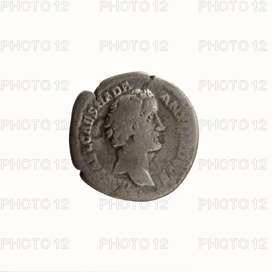 Denarius, Antoninus Pius 86–161; Roman emperor 138–161. Obverse: Head of Antoninus Pius uncovered