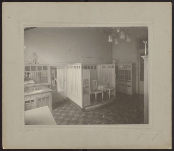 Lódz. Maurycy Poznanski's Palace . Interior of the bathing room. Piotrowski photographic studio;