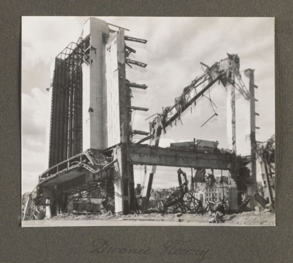 Warsaw 1945 'Main Station', Bulhak, Jan (1876-1950), photographer; railway stations; Year 1945;