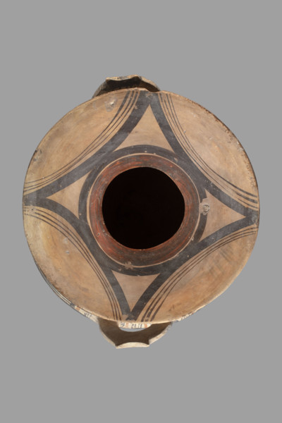 Stamnos, globular vessel with a small flattened bottom and a widely flared high rim; upper part of
