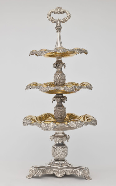 Etazera, Fraget, Józef (Warsaw; silver and plated goods factory; 1824–1945). Three-tiered platter