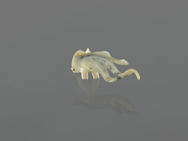 Fish-shaped paperweight; subject: fish; culture: Chinese; period: Qing (1644–1911), 19th century;