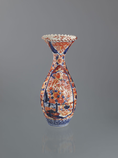 Vase depicting peonies, sakura, and phoenixes (hoo), Japanese Imari style, Meiji period
