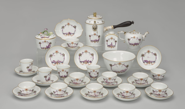 Dessert set with landscape miniatures in purple-camaieu, Koenigliche Porzellain Fabrique, Meissen
