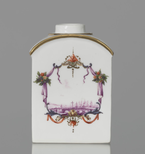Four-sided tea bowl, Koenigliche Porzellain Fabrique, Meissen (circa 1750), manufacturer. Tea bowl
