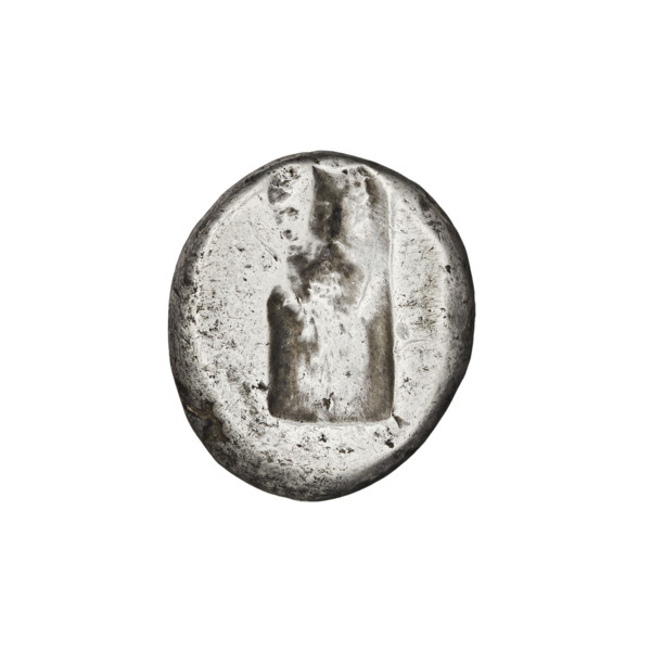 Shekel (5th–4th century BC). Obverse: King Artaxerxes II (404–358 BC) in a long robe, wearing a