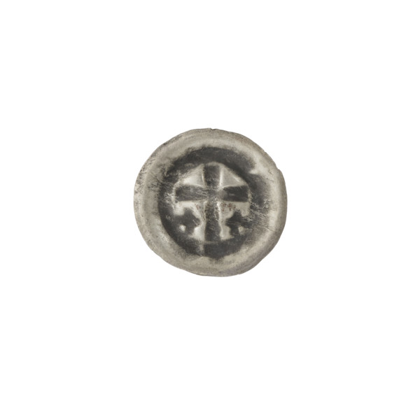 Denarius bracteate featuring a Latin cross with slightly widening arm tips; on each side of its