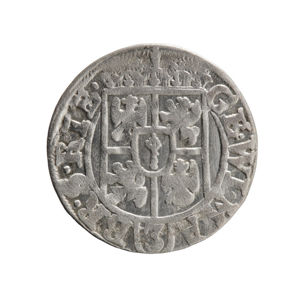 Obv.: Under the ducal mitre a five-field coat of arms; below in the shield the value numeral 3. In
