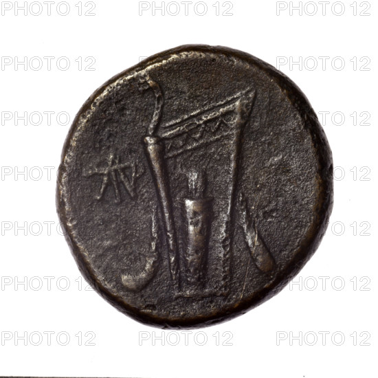 Bronze coin from Pantikapaion; obverse: head of young Dionysus in ivy wreath facing right; reverse: