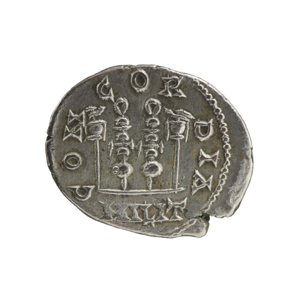 Denarius depicting legionary standards between vexillae; obverse: bust of Emperor Elagabalus in