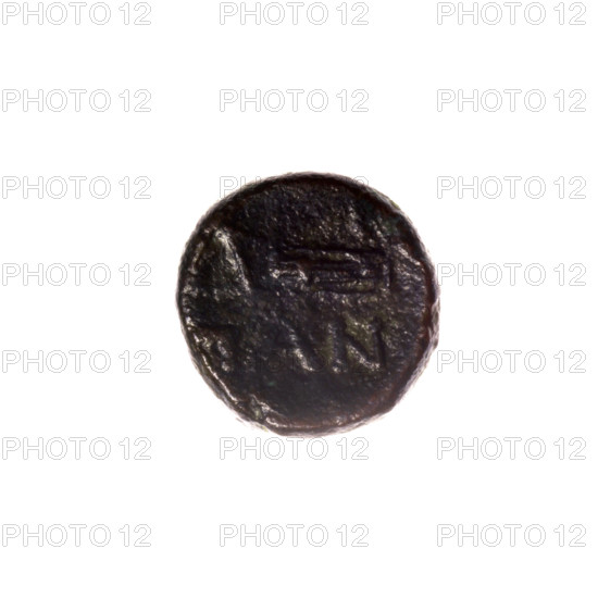 Bronze coin from Pantikapaion; obverse: head of Apollo to the right; reverse: bow in a gorythos to