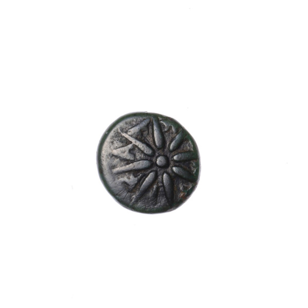 Bronze coin, Pantikapaion; obverse: tripod with cauldron, handles and lid; reverse: eight-pointed