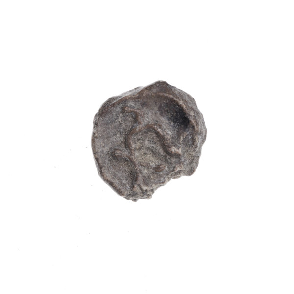 A fragment of a double-sided Drohiczyn seal. On one side, a bident with a crossed-out right arm; on