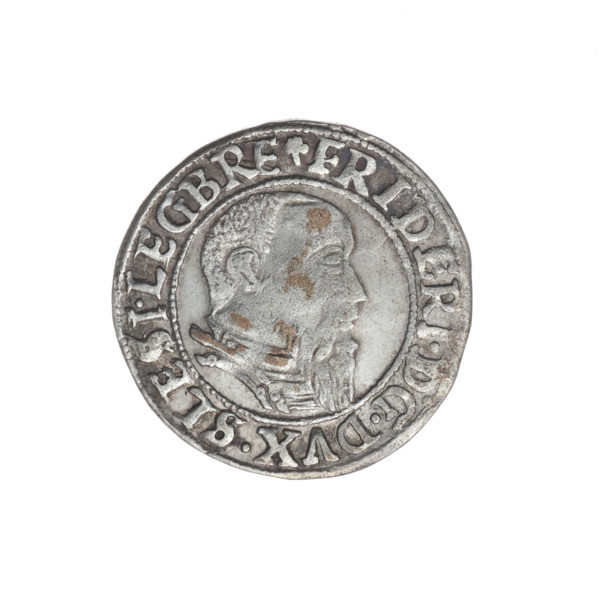Male bust in armour turned right with a beard and sideburns; obverse rim between pearly borders