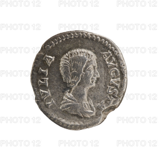 Denarius, Julia Domna (c.160–217), wife of Septimius Severus (emperor 193–211). Obverse: IVLIA