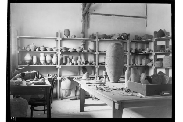 Clay vessels from excavations in Edfu and Deir el-Medineh obtained during the Polish-French