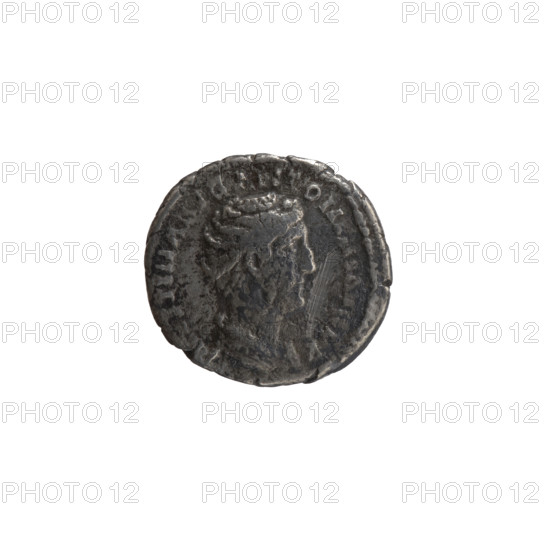 Denarius, Antoninus Pius (86–161; Roman emperor 138–161) (issuer). Obverse: Bust of Faustina I in