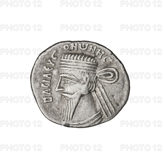Drachma of Vonones I (8–11 CE). Obverse: diademed head of Vonones I facing left. Reverse: Nike