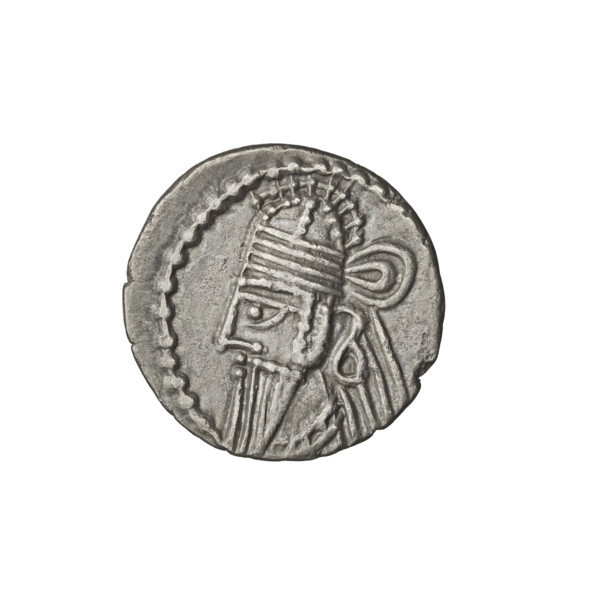 drachma, Artabanos IV (king of Parthia; 213–224 AD). Obverse: bust of Artabanos IV wearing a tiara,