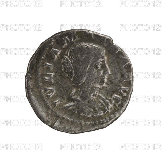 Denarius, Elagabalus (204–222; Roman emperor 218–222). Obverse: IVLIAMAESAAVG — Draped bust of