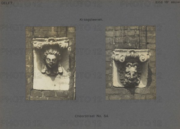 Choorstraat No. 54. Corbels, Two corbels, decorated with heads, in the facade of a building in the