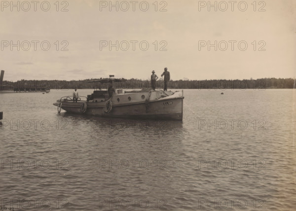 Motor tug 'Elsa', Ocean Harbor Belawan, photograph, The motor tug 'Elsa'. Numbered: 235. Part of