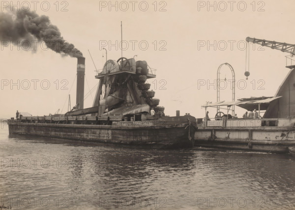 Dredger Amsterdam, Ocean Harbor Belawan, photograph, The dredger 'Amsterdam' on the water next to