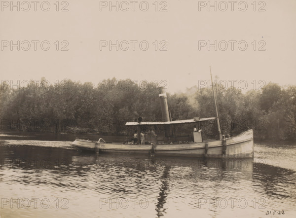 Tugboat 'Cornelis', Ocean Harbor Belawan, photograph, The tugboat 'Cornelis'. Numbered: 192. Part