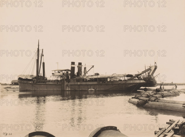 Sludge and sand dredger GG Idenburg, Ocean Harbour Belawan, photograph, The hopper dredger GG